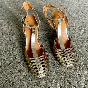 Nwt Banana republic gold heels